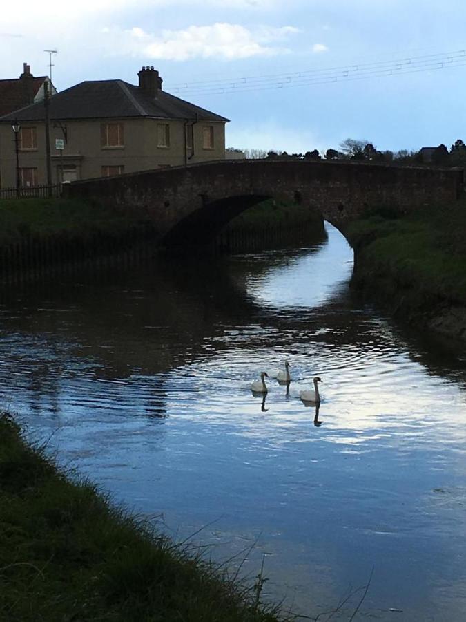 Upper Beeding Delightful Cottage On The River Adur Close To Brighton & The Downs No Dogs Sorry מראה חיצוני תמונה